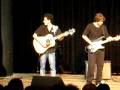 videos de Escola de Música Fazendo Arte - Put Your Records On (Corrine Baley Rae)