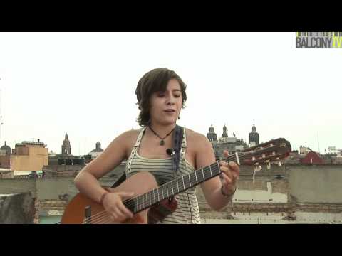 balconytv - http://www.BalconyTV.com Siguenos en Facebook - http://on.fb.me/ruwZgh PRESENTADO POR LETICIA http://www.balconytv.com.mx/ Luna María Me llamo Luna, tengo 16...