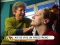 Son quince actores sobre el escenario dirigidos por el veterano Angel Sagüés. Han sido dos meses de trabajo antes de presentar la obra que escribió Valle-Inclán a principios del siglo veinte. Se estrena esta noche en Iruña pero nosotros pudimos colarnos ayer en el ensayo general donde comprobamos los nervios de los actores antes del gran día hoy.