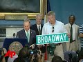 Bloomberg Welcomes Favre to New York