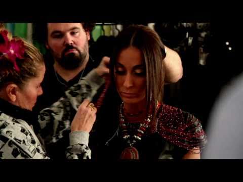 KarismatikClick - Voici la vidéo teaser de la séance photo du nouvel album Trésor de Kenza Farah qui arrive dans les bacs le 15 Novembre ! Suis toute son actu sur : http://www...