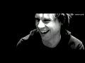 die toten hosen ... offizielles Video zu ALLES WAS WAR ... von Album IN ALLER STILLE... die dazugehörige sinlge bereits im handel... freu mich über komments... (aber nicht diesen blöden SPAM kack) hf Band : Die Toten Hosen Song : Alles was war Album : In aller Stille Year : 2008 / 2009 Lyrics/Music: Frege/Breitkopf Drehort : TUI-Arena Hannover Es ist nicht einfach Sich plötzlich wieder zu sehen Es schleudert unsere Zeit mit voller Wucht zurück Und als ob wir es nicht besser wüssten Spielen wir die Vermissten Und fallen über uns her Ein Moment voller Hoffnung Ein Moment voller Glück In dem wir nicht an gestern denken Und was morgen vielleicht ist Denn dann wird es wieder weh tun Es wär nicht das erste Mal Wir versprechen uns nie wieder Und glauben selbst nicht dran Vielen Dank für alles was mal war Für jeden guten Tag Nun sage mir wie war dein Leben ohne mich Vielen Dank für alles was mal war In unseren Köpfen drehen sich Gedankenspiele Was wär gewesen wenn Wo würden wir heut stehen Wir denken an unsere alten Ziele Und suchen nach dem Fehler In unserem System Warst du nach uns einsam Oder fühltest du dich frei Und was hast du gemacht In all der Zwischenzeit Es ist nicht leicht das einzusehen Doch wahrscheinlich war es so Was wir uns geben konnten War damals nicht genug Vielen Dank für alles was mal war Für jeden guten Tag Nun sage mir wie war dein Leben ohne mich Vielen Dank für alles was mal war Falls du?s vergessen hast Das ist nicht schlimm Ich erinner mich für dich An <b>...</b>