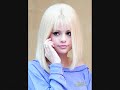 selena gomez nuevo look