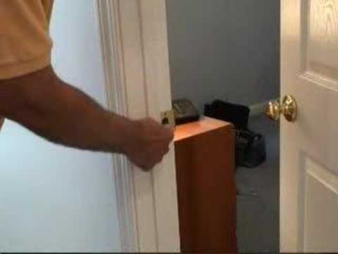 how to fix a door knob that won't latch