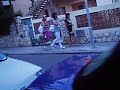 ese fiera de roberto haciendo el susto del pollo!jaja ese fiera de roberto haciendo el susto del pollo!jaja