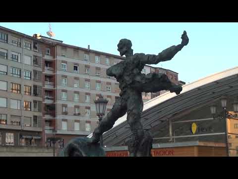Oviedo - Grabación en vídeo de Alta definición 720 p durante las Fiestas de Navidades y Reyes de 2011en esta bonita y limpia ciudad de Oviedo Spain.