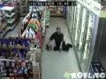 Besoffener Kerl im Supermarkt, nachschub holenxD