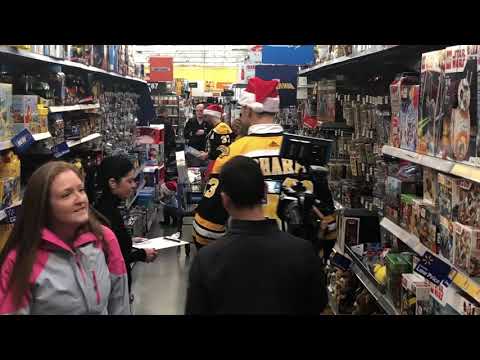 Video: Zdeno Chara, Bruins go toy shopping for the holidays