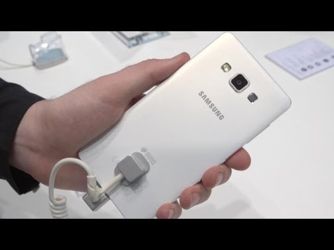 Samsung Galaxy A7 packs metal, smart selfies