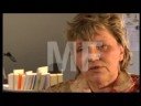 Der gesäuberte Planet-Eine Reise ins innere der ScientologyWer sich auf den Weg macht, den Kern der Scientology Organisation zu ergründen, trifft dabeiunweigerlich auf überzeugte Vertreter: „Nun, es geht in Scientology um Spiritualität, es geht umErlösung, es geht um ein Verständnis darüber, wer bin ich wirklich, woher komme ich, wohingehe ich, wer oder was ist Gott. Doch staatliche Institutionen meinen: „Scientology ist eineverfassungsfeindliche Organisation, ein totalitäres System, was in Deutschland und in anderenLändern der Welt eine Parallelwelt aufgebaut hat.Und Aussteiger behaupten: „Es ist ein sehr gefährlicher Kult. Menschen sterben in Scientology.Leute bringen sich selbst um in Scientology. Wenn sie dich nicht töten und du nicht stirbst, dannsaugen sie dein Blut und dein Leben und dein Selbst aus dir heraus ...In dieser hoch aktuellen Reportage von Autor Dr. Rainer Fromm kommen sie alle gleichberechtigtzu Wort. Der Zuschauer kann sich selbst ein unverfälschtes Bild von Scientology machen. Umfang-reiches didaktisches Zusatzmaterial runden unsere Eigenproduktion ab und erleichtert ihrenEinsatz im Unterricht. Drehorte: USA, Deutschland und Österreich.Reportage 2008Länge: 25 MinutenZielgruppe: Sek. I, Sek. II, Gemeindearbeit, FortbildungEignung: ab 12 JahrenStichworte: Scientology, Sekte, Kirche, DemokratieFächer: Religion/Ethik, Sozialkunde, GemeinschaftskundeDer Film wird mit umfangreichem Informations- und Zusatzmaterial in der ReiheDVD educativ Ende September 2008 erscheinen. http://www.matthias-kommunikation.de/dgp.htmlFILM IN VOLLER LÄNGE:http://www.youtube.com/watch?v=aPsuVZ0hbCg