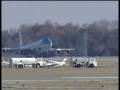 videos de Raw Video: Air Force One Lands At PTIA
