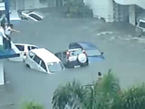 Like Toy Cars - Ondoy Storm in Metro Manila, Philippines