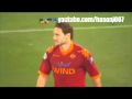 Totti Kicks Balotelli !!