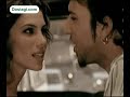 Dostagi misuc(D.M.C.): Tarkan - Dudu duduyandık Her gün yağmur yağabilir, İnsan hata yapabilir, Birbirimize tutunursak, Belki güneş doğabilir......Tarkan Dudu dudu Pop Classical World Music simarikmuzik Ağlamadan ayrılık olmaz Hatıralar uslu durmaz Kalanlar gideni gönlünde taşır Aşk sevene yük olmaz Biz böyle bilir böyle yaşarız Ooo o da biliyor Ooo o da seviyor Ooo Bile bile kafa tutuyor aşka gözü kara O yine bildiğini okuyor... Çiçek gibi tazecik, Kıymetli bi tanecik, Ana sütü gibi tertemiz... Dudu dudu dilleri, Lıkır lıkır içmeli, Gözleri derya deniz... Bu gönül ona torpil geçiyor Etrafında fır dönüyor El bebek gül bebektir o... Ne yapsa inadına hoş görüyor Kara kara düşündürüyor Ooo onun da içi gidiyor Ooo o da tasalanıyor Ooo Bile bile kafa tutuyor aşka gözü kara O yine bildiğini okuyor Sen güldüğüme bakma, Gör de duy da inanma, Tuz buz oldu bu kalp ah on bin parça Aldığın her nefeste Attığın her adımda burda olsa Cancağızım yanımda olsa... Ata ata dertleri hep içime attım İnsan gibi yaşamak benim de hakkım İçimdeki zemberek kırıldı artık Tamiri mümkün değilse işte o gün yandık Her gün yağmur yağabilir, İnsan hata yapabilir, Birbirimize tutunursak, Belki güneş doğabilir...