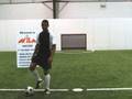 Cómo jugar fútbol (soccer) : Jugada de la tijera
