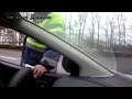 Гаишник берёт взятку не заметив камеру
