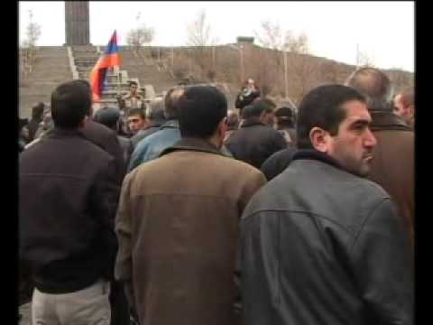 Watch 'Գյումրիում ցույց էին անում տաքսու վարորդները'