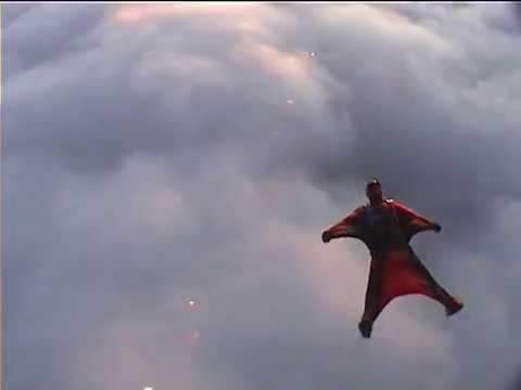 Wingsuit Reto Loepfe UPCS Hohenems wingsuit schuschu