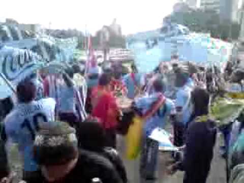 Miles de uruguayos salieron a calles para celebrar su clasificación a cuartos de final