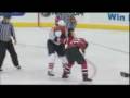 videos de Riley Cote vs Pierre-Luc Letourneau-Leblond Oct 24, 2008- Flyers At Devils