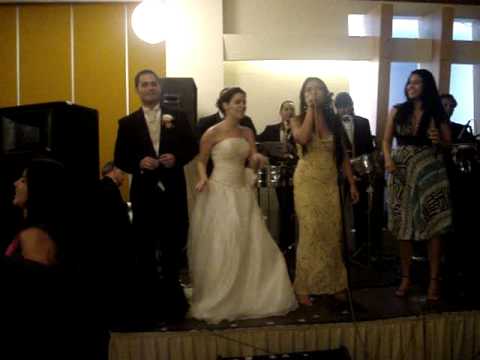 Rina Cortissoz García deleitandonos con su explosiva voz