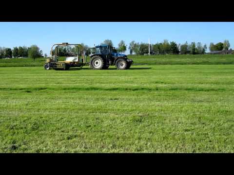 Tanco 1814 - Picking bale and wrapping