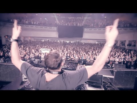 toolroom - Buy tickets here: http://www.toolroomrecords.com/events/toolroom-knights-6th-birthday-tour Can you spot Mark Knight's forthcoming track 'Out Of My Head'? Too...
