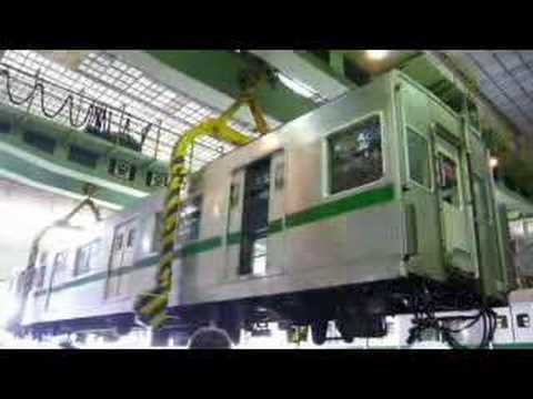 東京地下鉄綾瀬工場車体吊り上げ実演