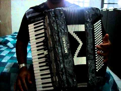 aprender a tocar acordeon - Aprendendo a tocar acordeon para mostrar que se quisermos aprender algo temos que correr atraz.