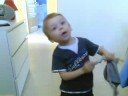Matt�o imite clip julien dor� \"les limites\"
