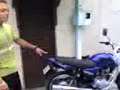 Diego vendendo a moto Diego vendendo a moto