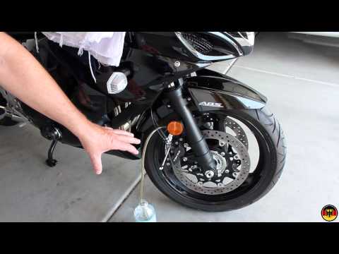 Suzuki GSX1250FA Front Brake Fluid Change