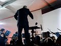 la filarmonica beethoven haciedo un concierto dirijiendoles abel moreno