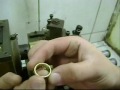 Conheça o processo de fabricação de uma aliança de casamento e noivado em ouro 18k. Produzida pelo balcão das alianças e vendida pelo Phenom197 no site www.phenom197.com.br