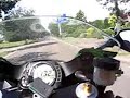 Zwaantje op zn snorfiets