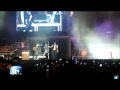 Vídeo: Justin Bieber dança com lutador Anderson Silva no palco de seu 1º show no Rio!