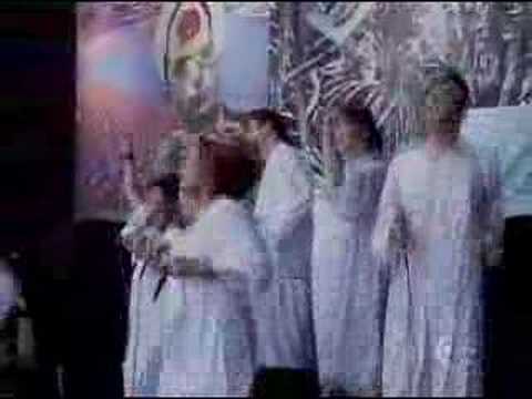 spree - Polyphonic Spree playing light & day on japan.
