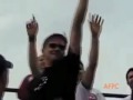 Video: Cubs fan catches baseball with beer