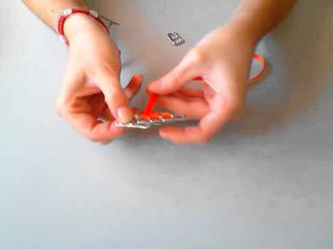 chapas de latas - Pensabais que me olvidaba de las chapas de lata? Pues no, por eso hoy os muestro como podemos hacernos un adorno, en este caso una flor broche, muy fácil y ...