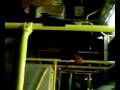 videos de ubriaco cade per la seconda volta sul pullman