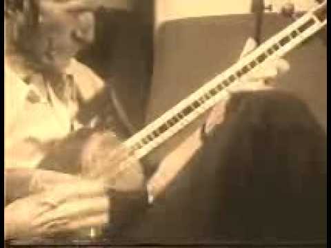 Master Hormozi Playing Persian Tar