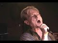 will you still love me tomorrow.
graham is in excellent voice on this.
the band is rocking.
classic moment caught on tape!!
