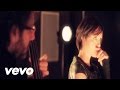 Musica Nuda Des Ronds Dans L'eau Official Music Video and Lyrics