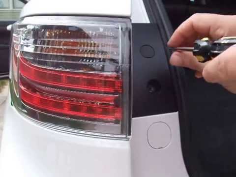 Replacing rear turn signal bulb video. Lexus CT200h hybrid 2011, 2012