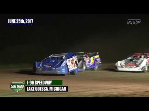 2017 American Ethanol Shootout - AELMT Feature Event At I-96 Speedway (HIGHLIGHTS)