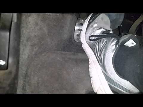 how to bleed slave cylinder saturn ion