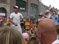 Toronto - Buskerfest - Dynamike talks to 2 kids