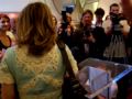 Gillian Andersen Accepts Peta Award
