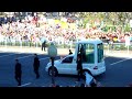 Crowd welcomes Pope Benedict to National Shrine (1 of 2)