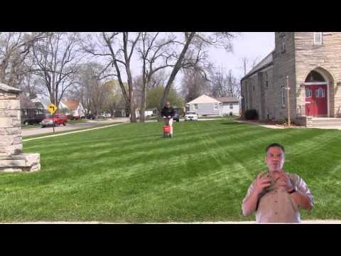 how to fertilize a lawn with a spreader